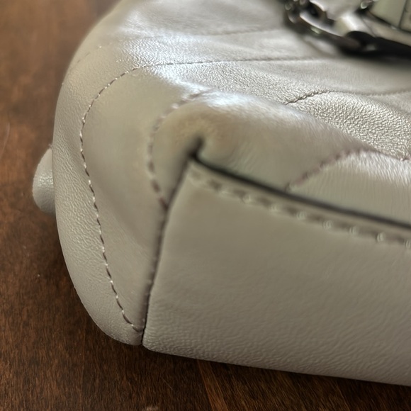 Tory Burch Alexa Quilted Slouchy Leather Tote.  Great bag for Fall - Picture 11 of 12